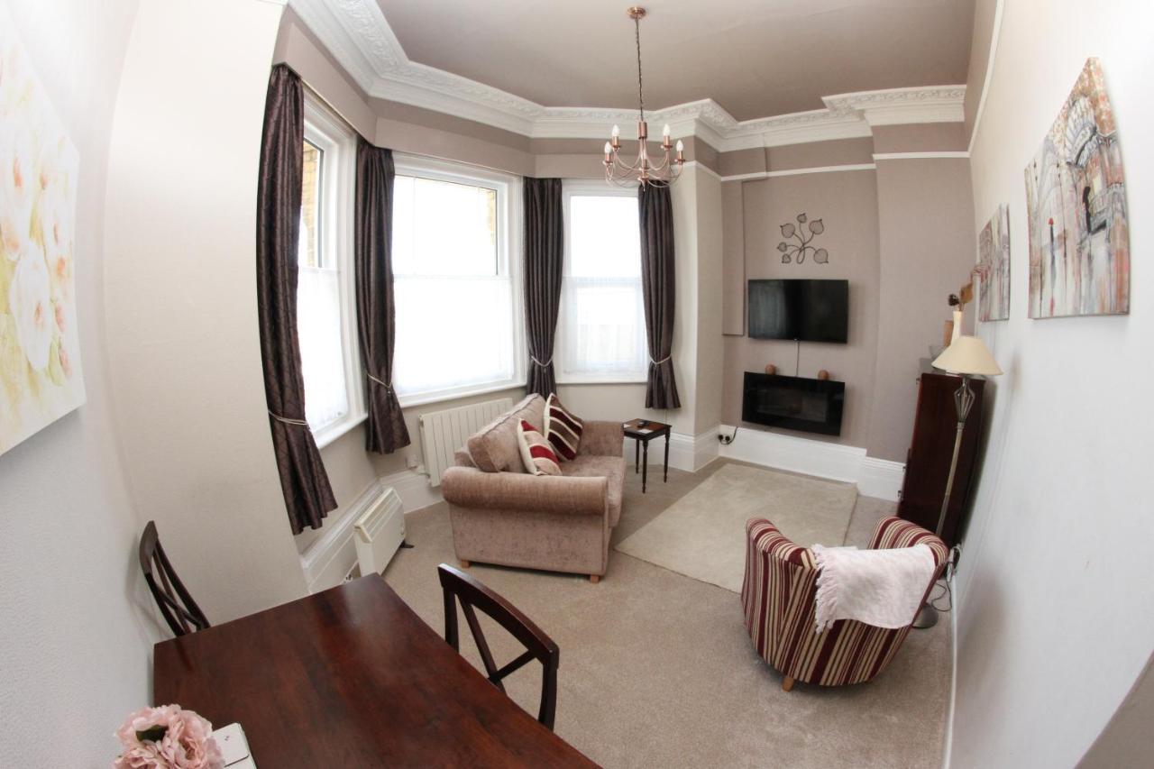 Parterre Holiday Apartments Sandown Exterior foto